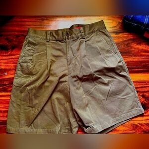 Nordstrom SmartCare 100% Cotton Green Pleated Chino Khaki Shorts Men's 32 EUC